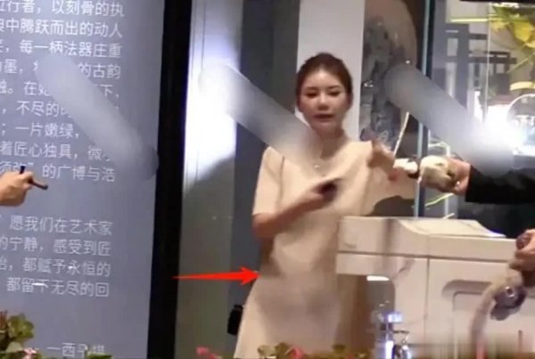 中国股票配资网 怀了？马筱梅小腹隆起还穿高跟鞋，曾预告宣布大事